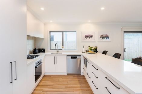 Photo of property in 4a Freedom Drive, Kelvin Grove, Palmerston North, 4414