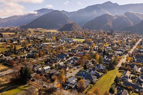 Photo of property in 2 Innes Place, Arrowtown, 9302