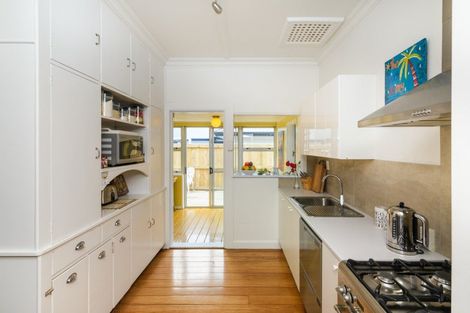 Photo of property in 9 Ngaio Street, West End, Palmerston North, 4412