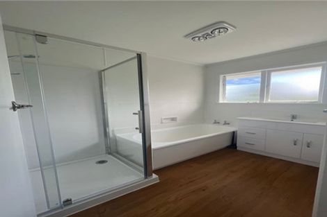 Photo of property in 31 Grassways Avenue, Pakuranga, Auckland, 2010