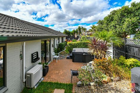 Photo of property in 204 Wattle Farm Road, Wattle Downs, Auckland, 2103
