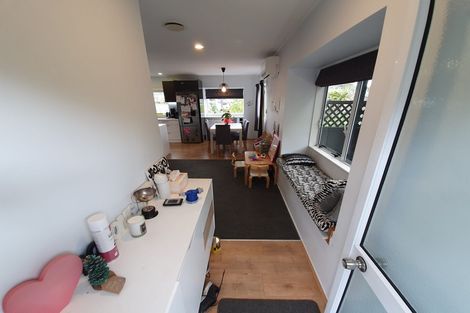 Photo of property in 2/30 Witheford Drive, Bayview, Auckland, 0629