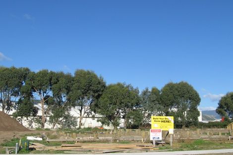 Photo of property in 5 Gandalf Crescent, Paraparaumu, 5032