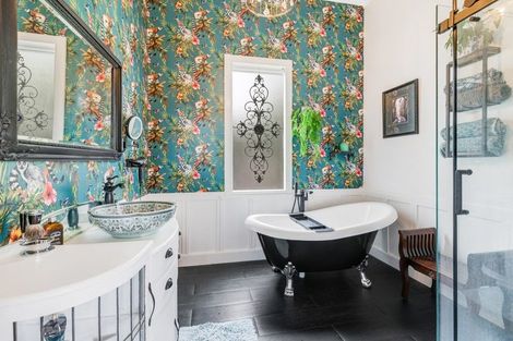 Photo of property in 1 Green Lane, Helensville, 0800