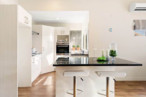 Photo of property in 4/62 Fernhill Way, Oteha, Auckland, 0632