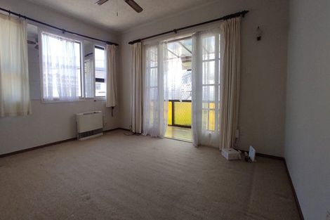 Photo of property in 10 Beaufield Lane, Te Atatu Peninsula, Auckland, 0610