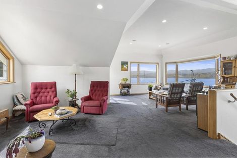 Photo of property in 156 Nevay Road, Karaka Bays, Wellington, 6022