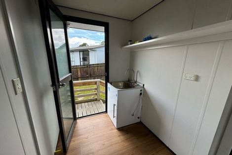 Photo of property in 2/76 Parrs Cross Road, Henderson, Auckland, 0612