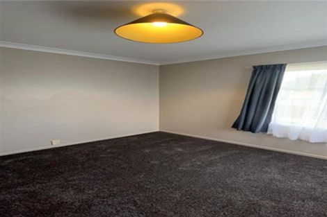 Photo of property in 12 Strid Road, Te Atatu South, Auckland, 0610