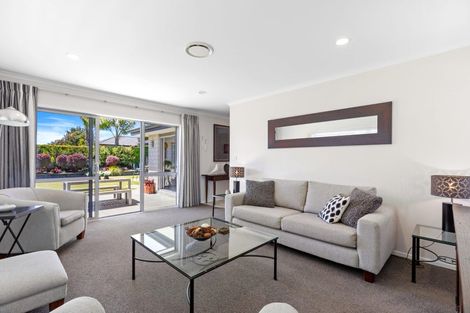 Photo of property in 10 Montia Close, Papamoa Beach, Papamoa, 3118