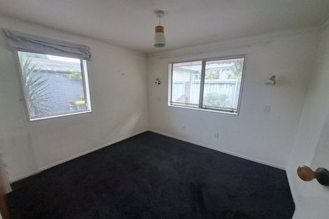 Photo of property in 2/60 Cutfield Road, New Plymouth, 4310