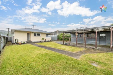 Photo of property in 22 Ruthven Road, Wainuiomata, Lower Hutt, 5014