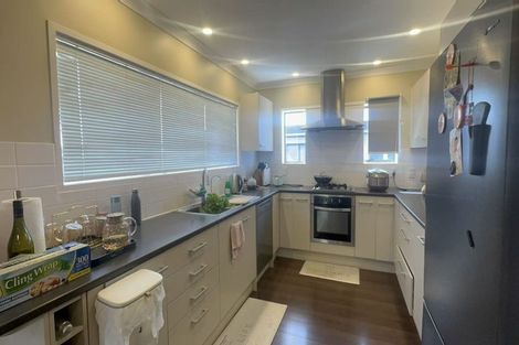 Photo of property in 2/18 Stanley Avenue, Milford, Auckland, 0620