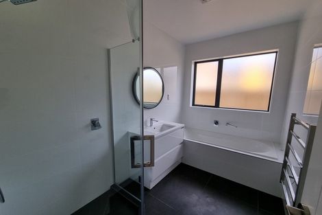 Photo of property in 11 Konoba Avenue, Kumeu, 0810