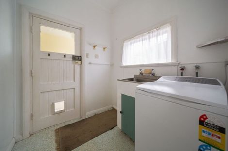 Photo of property in 13 Selwyn Street, Lower Vogeltown, New Plymouth, 4310