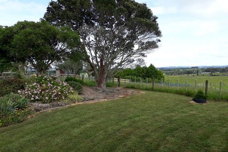 Photo of property in 105 Nixon Road, Taupaki, Henderson, 0782