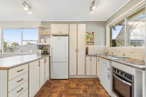 Photo of property in 27 Fitzwater Place, Henderson, Auckland, 0612