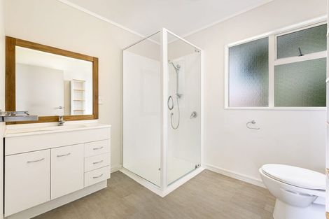 Photo of property in 31 Covil Avenue, Te Atatu South, Auckland, 0610