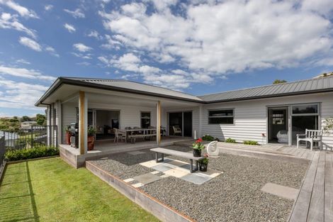 Photo of property in 111 Oteki Park Drive, Welcome Bay, Tauranga, 3112