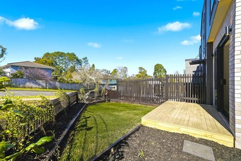 Photo of property in 71 Oreil Avenue, West Harbour, Auckland, 0618