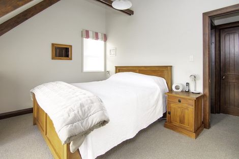 Photo of property in 200 Aokautere Drive, Fitzherbert, Palmerston North, 4471