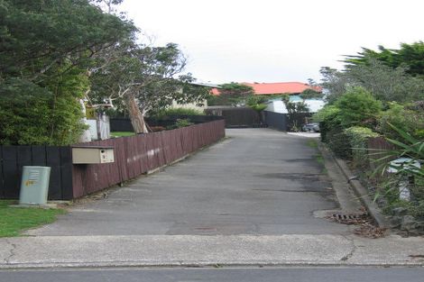 Photo of property in 14 Bloomsbury Grove, Newlands, Wellington, 6037