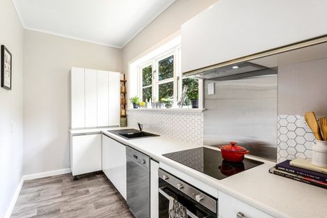 Photo of property in 16 Tyndall Street, Waiwhetu, Lower Hutt, 5010