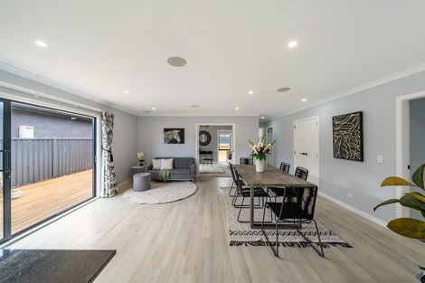 Photo of property in 11 Salisbury Crescent, Wallaceville, Upper Hutt, 5018