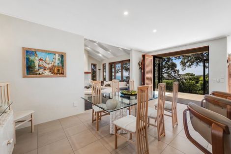 Photo of property in 2 Glenoaks Rise, Mellons Bay, Auckland, 2014