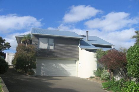 Photo of property in 2/74 Normandale Road, Normandale, Lower Hutt, 5010