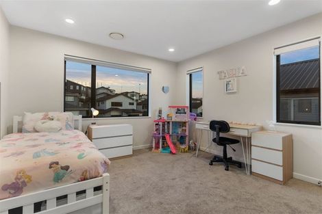 Photo of property in 19 Turutu Place, Long Bay, Auckland, 0630