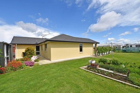 Photo of property in 3 Court Of Ascot, Seaward Bush, Invercargill, 9812