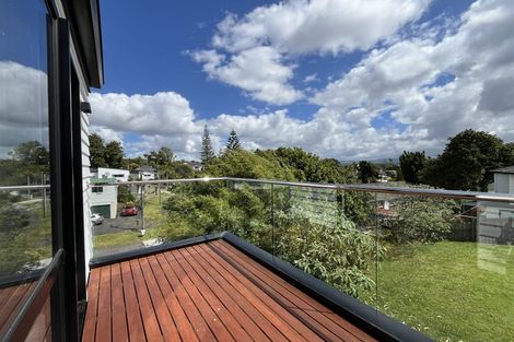 Photo of property in 8/18 Sylvan Crescent, Te Atatu South, Auckland, 0610