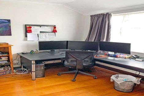 Photo of property in 13b Awaroa Road, Sunnyvale, Auckland, 0612