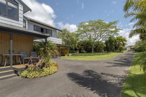 Photo of property in 52 Links View Drive, Omokoroa, 3114