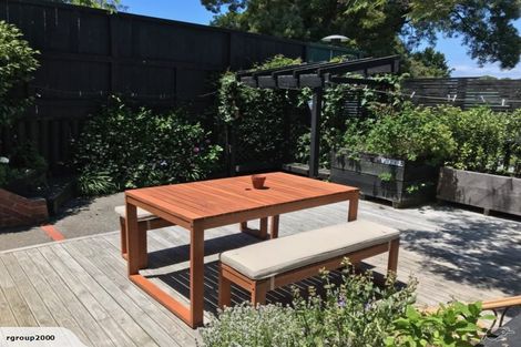 Photo of property in 18 Gladstone Road, Bluff Hill, Napier, 4110