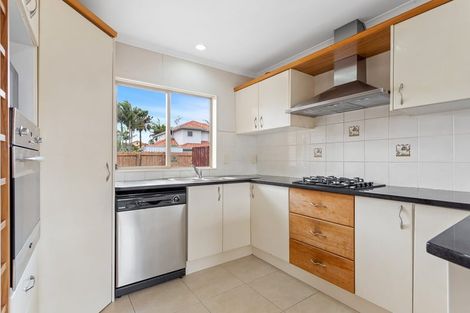 Photo of property in 9 Redcastle Drive, East Tamaki, Auckland, 2013