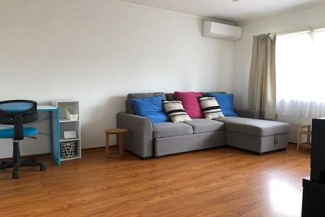 Photo of property in 2/21 Cresta Avenue, Beach Haven, Auckland, 0626
