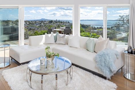 Photo of property in 74 Mellons Bay Road, Mellons Bay, Auckland, 2014