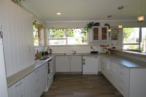 Photo of property in 183 Queen Street, Westport, 7825