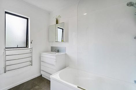 Photo of property in 126 Moire Road, West Harbour, Auckland, 0618