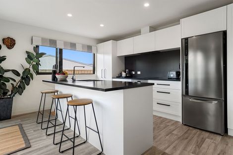 Photo of property in 36 Puhirake Crescent, Pyes Pa, Tauranga, 3112