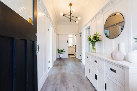 Photo of property in 33 Beach Street, Saint Clair, Dunedin, 9012