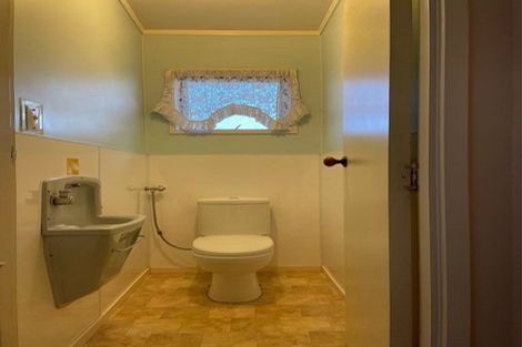 Photo of property in 15 Vanbrugh Place, Bucklands Beach, Auckland, 2014