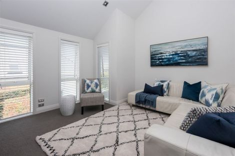 Photo of property in 44 Oceania Place, Mellons Bay, Auckland, 2014