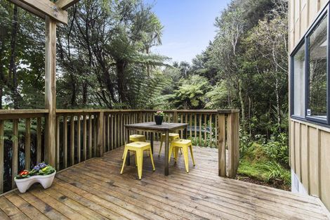 Photo of property in 1024 Scenic Drive North, Swanson, Auckland, 0816