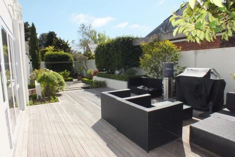 Photo of property in 16 Poynder Avenue, Merivale, Christchurch, 8014