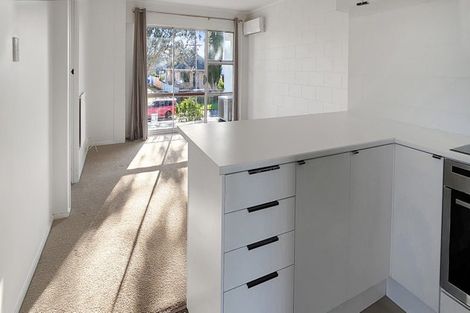 Photo of property in 15 Queen Mary Avenue, New Lynn, Auckland, 0600