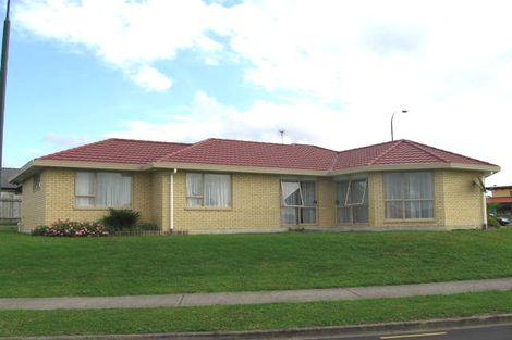 Photo of property in 42 Semillon Avenue, Henderson, Auckland, 0612