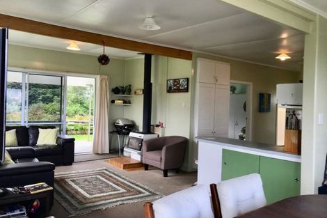 Photo of property in 1 Beach Road, Mokau, 4376